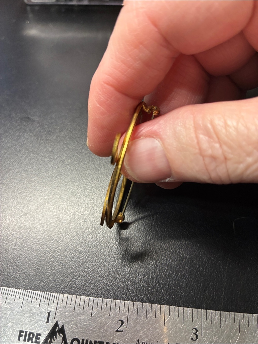 Gold Initial R Monogram Brooch - Picture 6 of 7